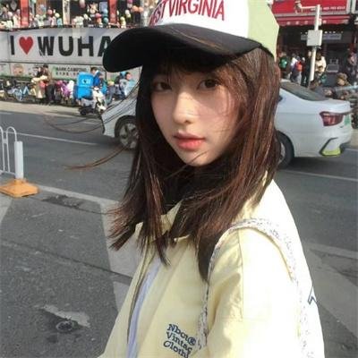 比基尼少女